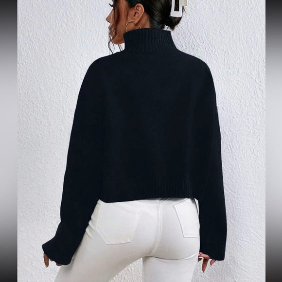 Black Mock neck / turtle neck thick sweater - Picture 6 of 6